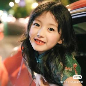 躲在阁楼里的猫头像