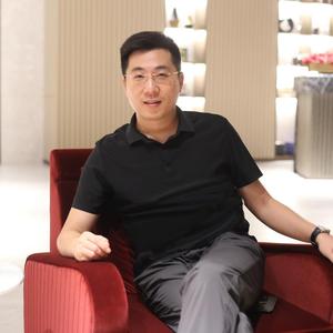 纯哥头像