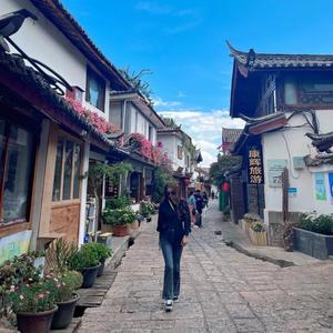 小陈趣游玩头像