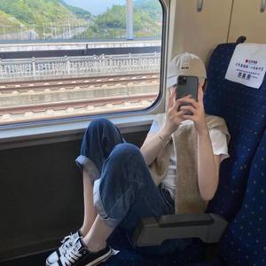 小英依旧热爱生活头像