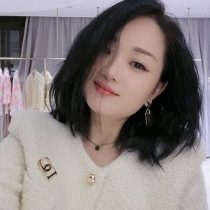 子沫轻奢私服头像