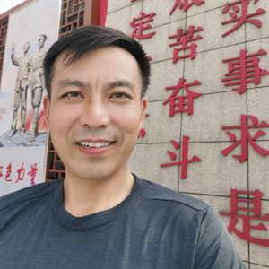 老方说案头像