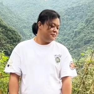 疯牛13教多胞胎拍摄头像