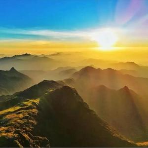河边水绿水无暇头像