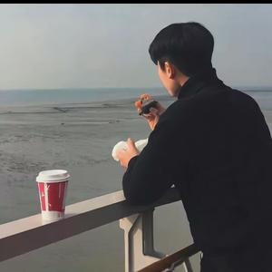 @龙哥哥头像
