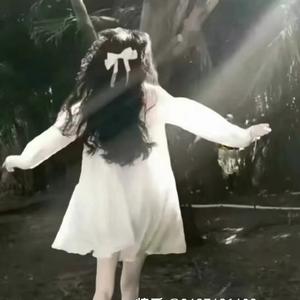 小洛头像