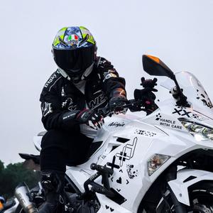 骑小小R的Sev7en 头像