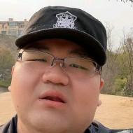 爱叨叨的冒保安头像