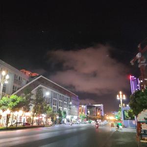 小三哥ing头像