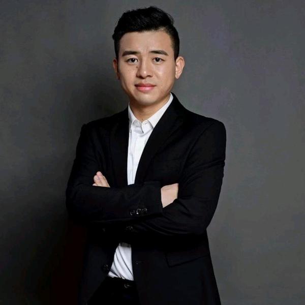 李麟7l8o头像
