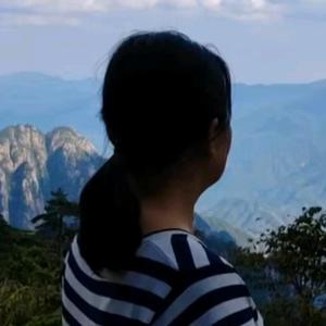 荣大妈头像