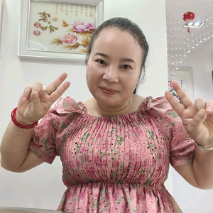 吴郁丛丛头像