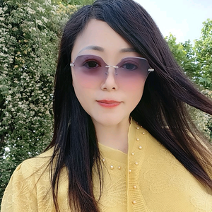 霞姐头像