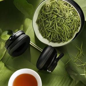雨田品茗听歌头像