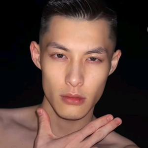 小武同学爱理发头像