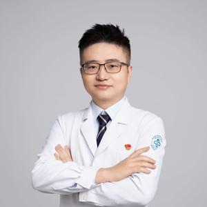 余威德眼科医师头像