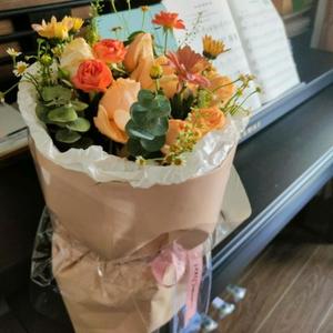 百合怡然头像