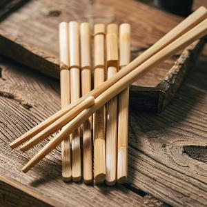 在月下漫步的逸人头像