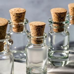 山顶愉悦拍照的摄者头像