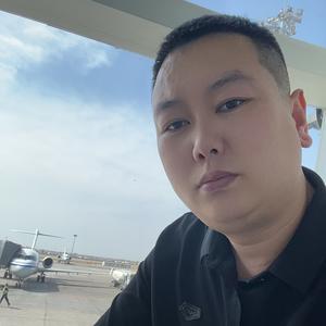 自由基地〈卖女装的男人〉头像