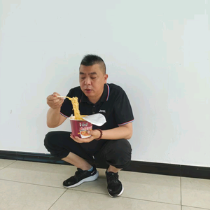 球莫名堂头像