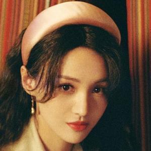艳艳追剧363头像