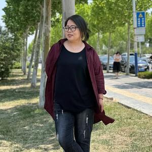 爱抬杠的大脸妮头像