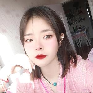 彤彤超凶😡头像