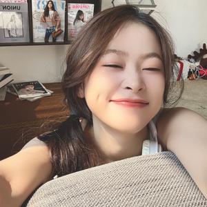 是莞莞i头像