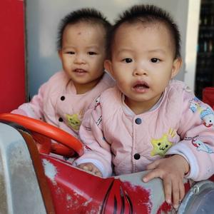 小瑜小妍头像
