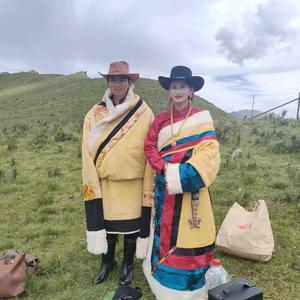 藏汉夫妻飞翔头像