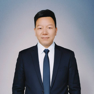 东朝探厂头像