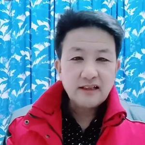 表里如一一丝不苟农村大叔头像