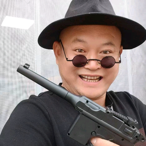 大脑袋老纪头像
