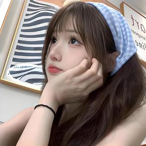 小七睡懒觉头像