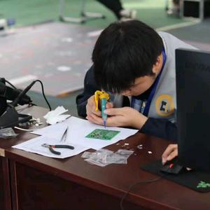拿烙铁的赫头像