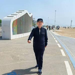 郑先生头像