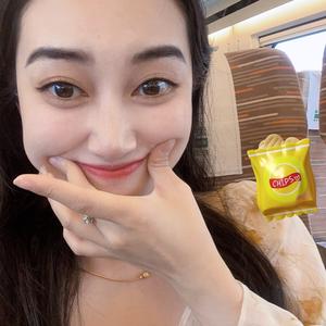 吕蒽一呀头像