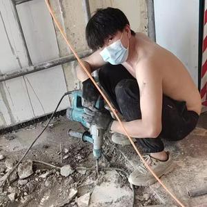 一八五的水电小齐头像