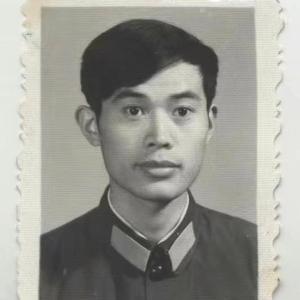 书之初头像
