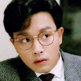叁叁解说头像