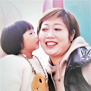 爱彤妈妈头像