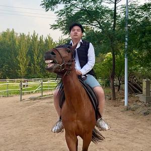 李上头像