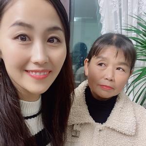 小雪和婆婆头像