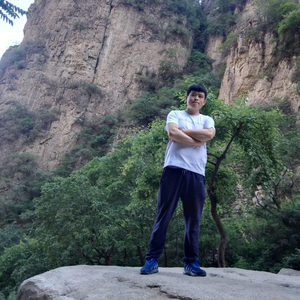 消失的光年头像