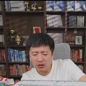 张雪峰直播回放头像