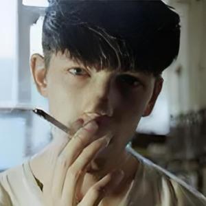 尹霖L头像