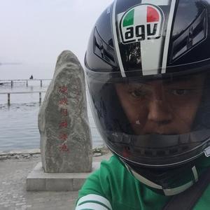 永远的尾灯头像