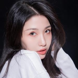 专业歌手嘉子认证:吉林省音乐家协会会员简介:等风来