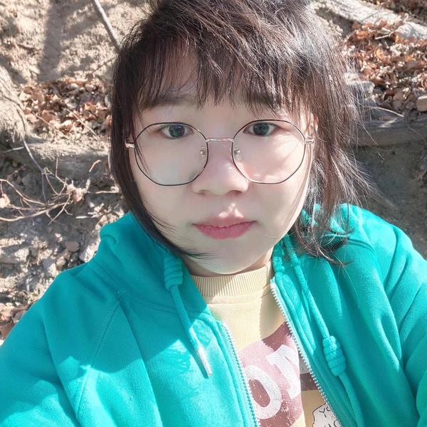 贴膜的阿丹头像